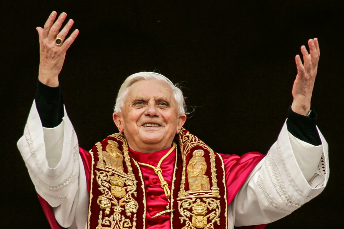 Rewatched Benedict XVI's 1st appearance on the central loggia. I was in the piazza at the time in '05. Beautiful, unforgettable moment. Hard to watch though, in light of the past 10 years. But it's clear that the youth in the Church today are carrying on his liturgical vision.