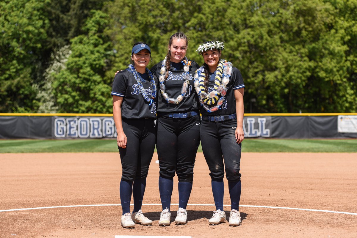 🥎 SB Recap: t.ly/KJPH9 The Bruins narrowly miss qualifying for postseason play after a pair of losses to Pios. #BruinsStandTall | #ReadyFearlessStrong | #d3softball