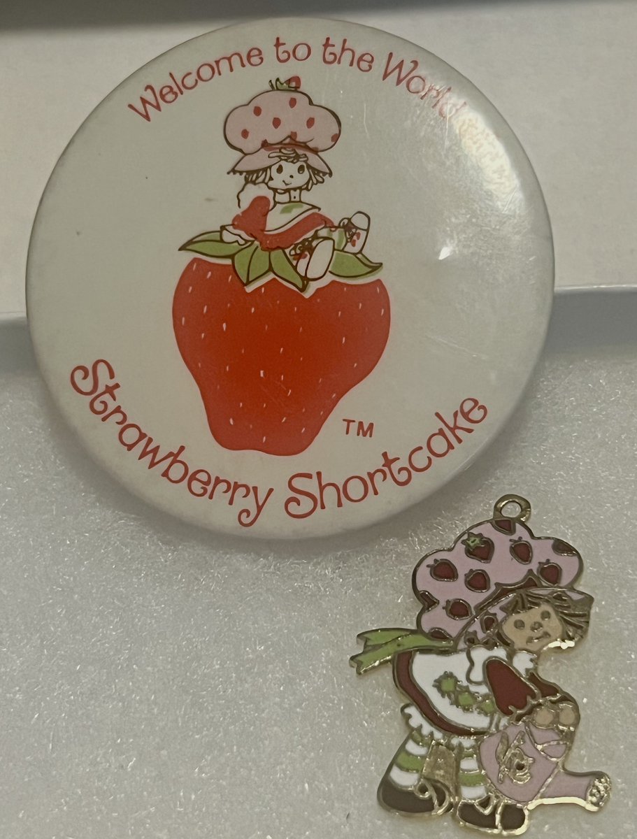 HTF #StrawberryShortcake Watering Can Charm & Button Pin #AGC #1980s FREE SHIP

#Vintage80s #collectibles #dolls #toys #cartoons #vintage #popculture #americangreetings #strawberryshortcakecollectibles #wateringcan #charm #pinback #pin #ebayfinds

 ebay.com/itm/2665817318…