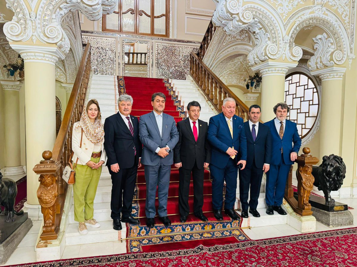 Türkiye-İran Parlamentolararası Dostluk Grubu başkanlığımda heyetimiz ile birlikte Tahran Büyükelçiliğimizi ziyaret ettik. Gösterdikleri misafirperverlik için Tahran Büyükelçimiz Sn Hicabi Kırlangıç’a teşekkür ediyoruz.