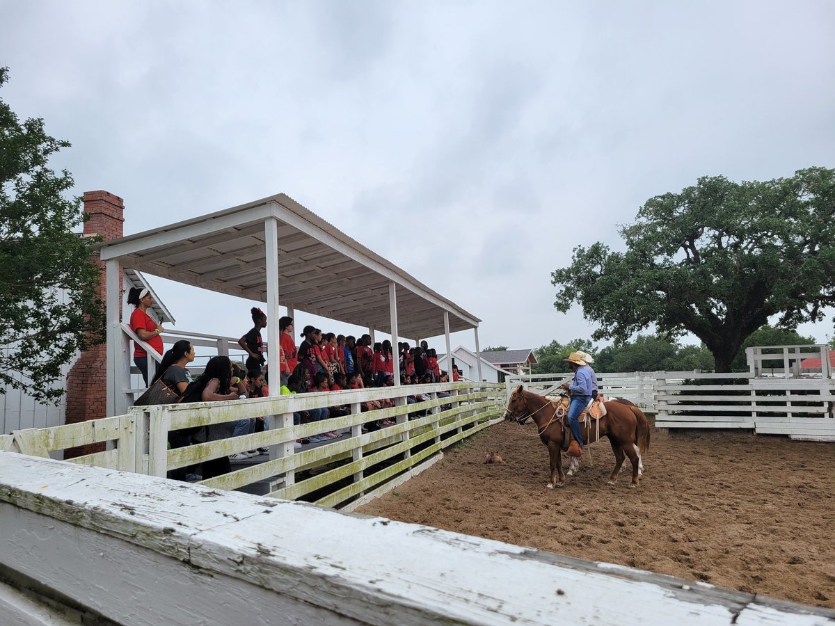 2bdetermined1's tweet photo. 4th grade had a great time @TheGeorgeRanch learning Texas history! Thanks to all of the chaperones who made it possible. @JSES_Stallions https://t.co/PWPIzF5yyl
