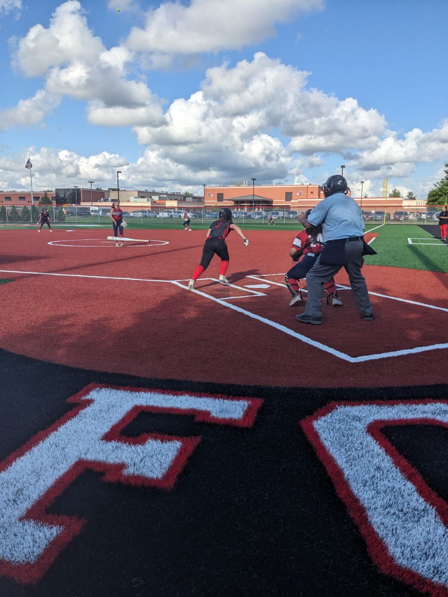 Freshman Foxes with the W over South Elgin on the new feild again! The team racked up 11 hits and Perdue struck out 11! I went 3-4 with a 3B, 2B, 1B, with 6RBI's. Back to work tomorrow. @_YHSsoftball @MbBelter @CoachHewett9 @il_hawks