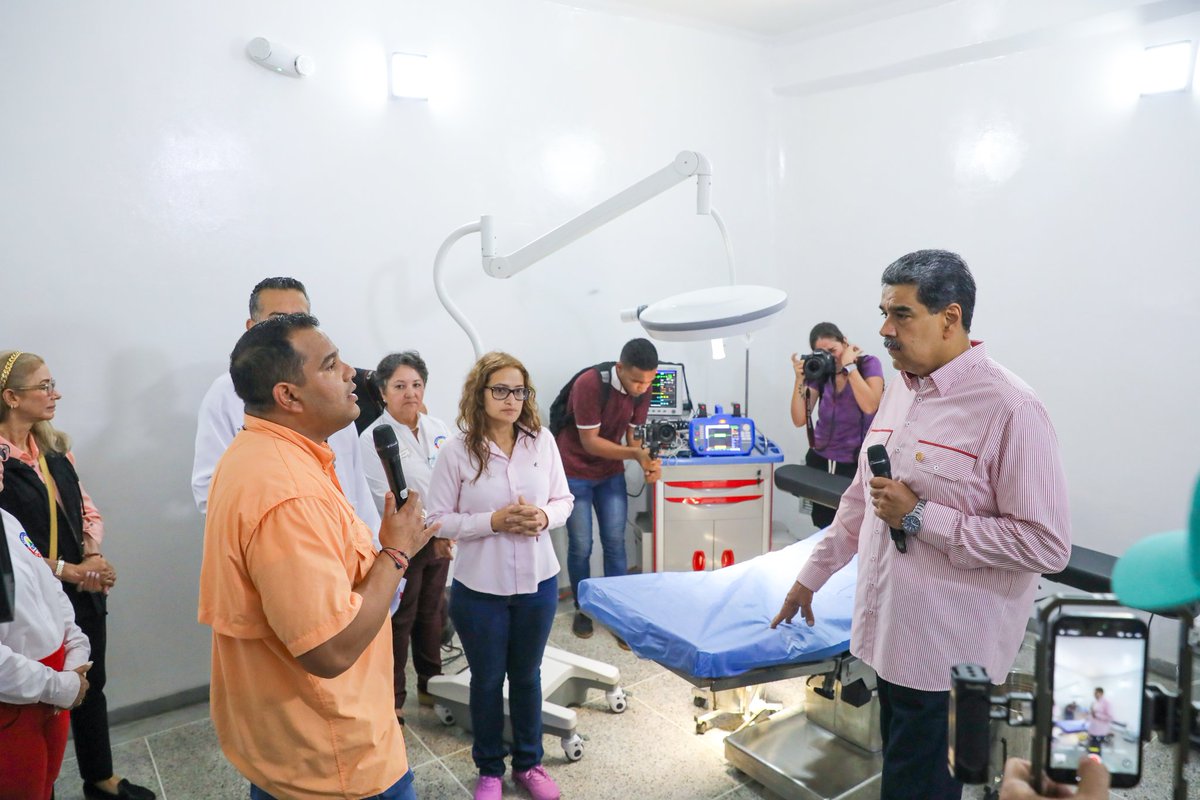 Entregamos el Hospital Tipo I 'Susana Maduro' en Tocópero, estado Falcón, tierra que vio nacer a mis ancestros. Estoy seguro que seguiremos con cariño y amor brindando cuidados y atenciones de primer nivel a nuestra gente, esta es la casa de la salud que por propuesta de la…