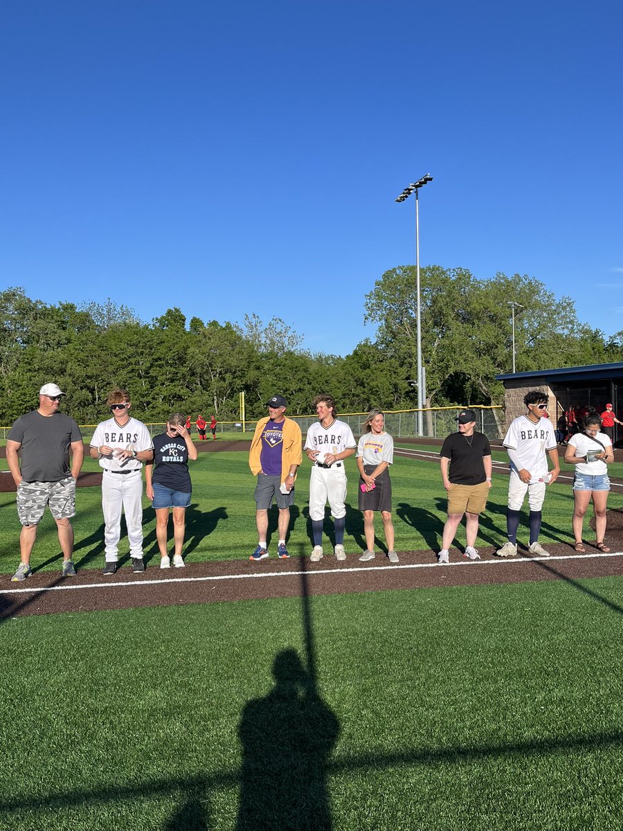 Senior night ended with a WIN against Van Horn! Our 4 seniors (@guldner_noah not pictured) were recognized after the win! Thankful for our four seniors and wish them nothing but the best after they graduate! @wcbearssports @CooperHudson20 @MaxwellGuldner @Branstetterb24