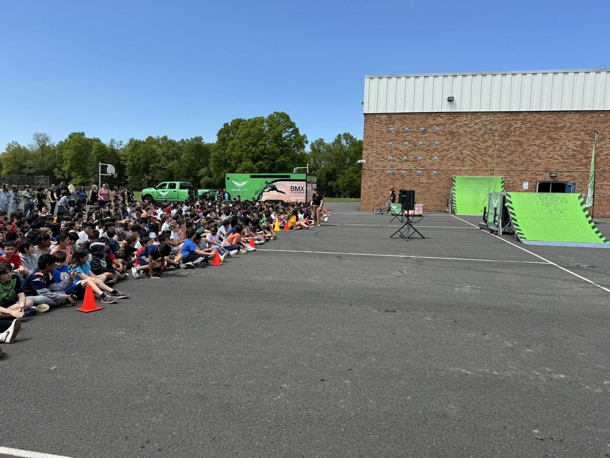 Eisenhower Intermediate School tweet media