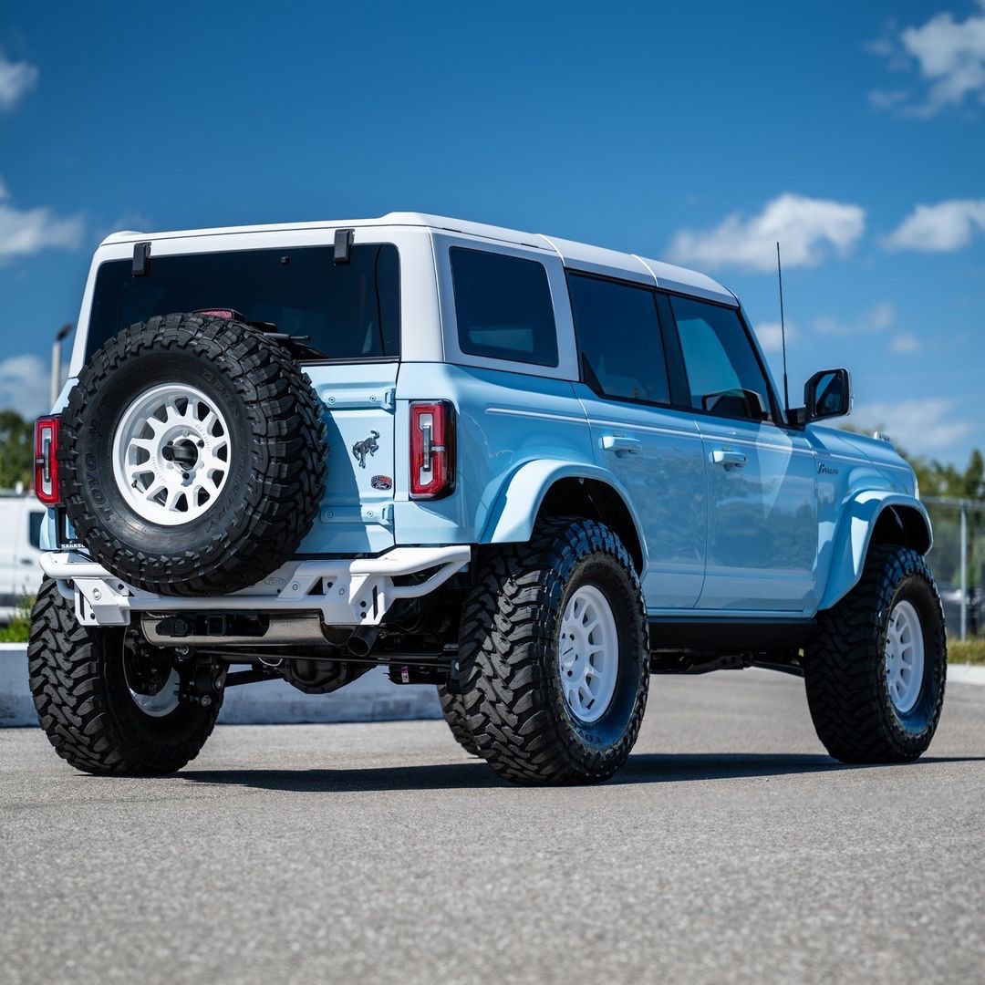 Thoughts on this 2023 @fordbronco Heritage Limited Edition? #703⁠ ⁠ ⁠ 📸🛠️: @sarasota_ford @707performance⁠ #MethodRaceWheels #MRW #Method #OffroadWheels #Wheels #Offroad #LighterStrongerFaster #Ford #FordBronco