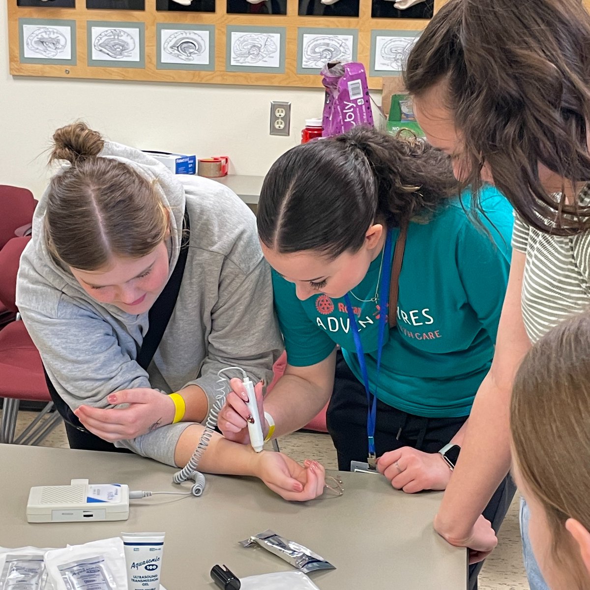 UBCNMP_unbc's tweet photo. Students from @SD57 visiting @UNBC as part of their Adventures in Healthcare tour made a stop at the NMP to learn about careers in medicine. NMP students and faculty facilitated several hands-on demonstrations for the group.
https://t.co/Iamog4JoZo https://t.co/Ma4lwMX7pF