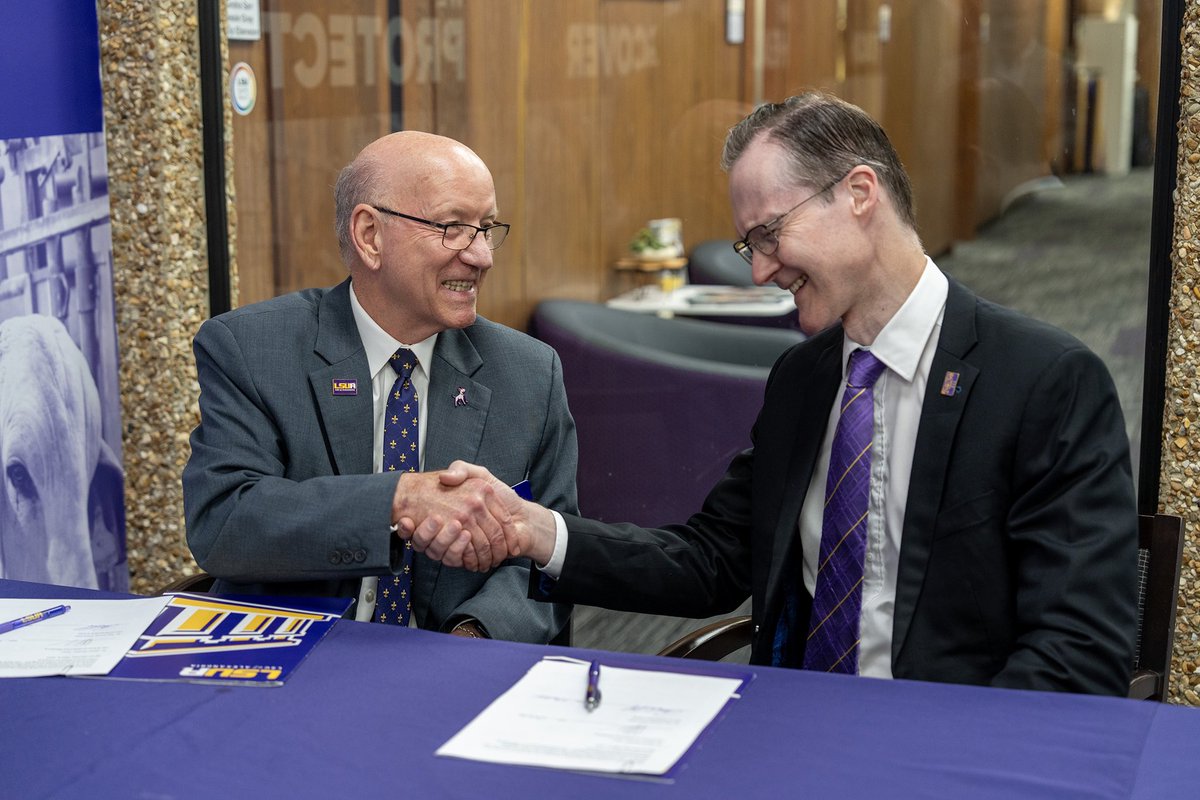 I can’t help posting a few more images of our wonderful signing event with friend & colleague @coreil_paul & his awesome team! What a joy to extend our #LEADV program @LSUVetMed — brainchild of Drs. Bonnie Boudreaux & Gretchen Delcambre. #LSU #ScholarshipFirst #WeTeach #WeLead