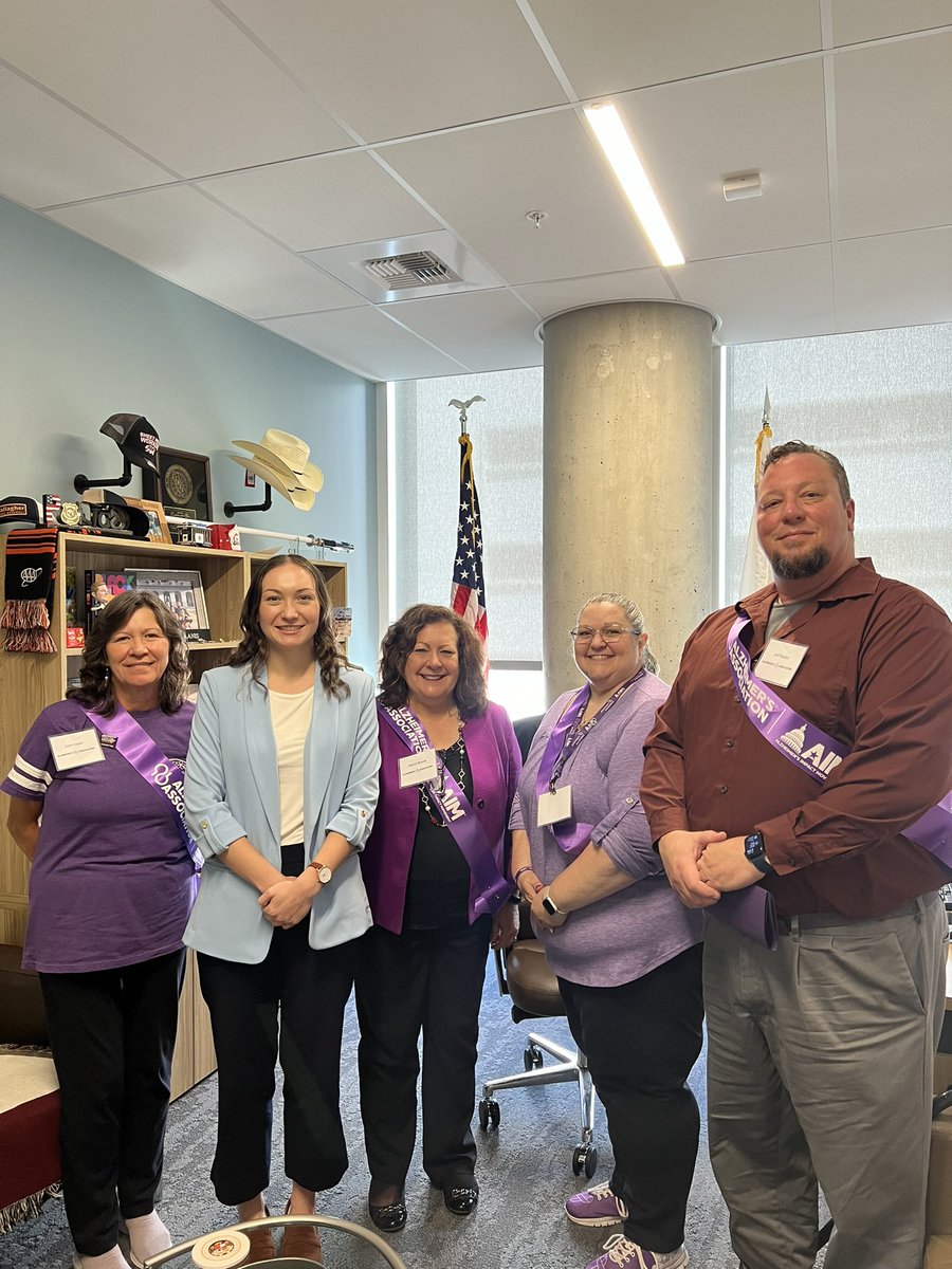Thank you, Lauren in @JuanAlanisCa office, for meeting with our group of @californiaalz advocates today! We hope, with Asm Kalra's support, that #CAleg will pass #SB639, #AB2680, #AB2689 to improve #Care4ALZ for Californians! Let's #ENDALZ! @AlzNorCalNorNev
