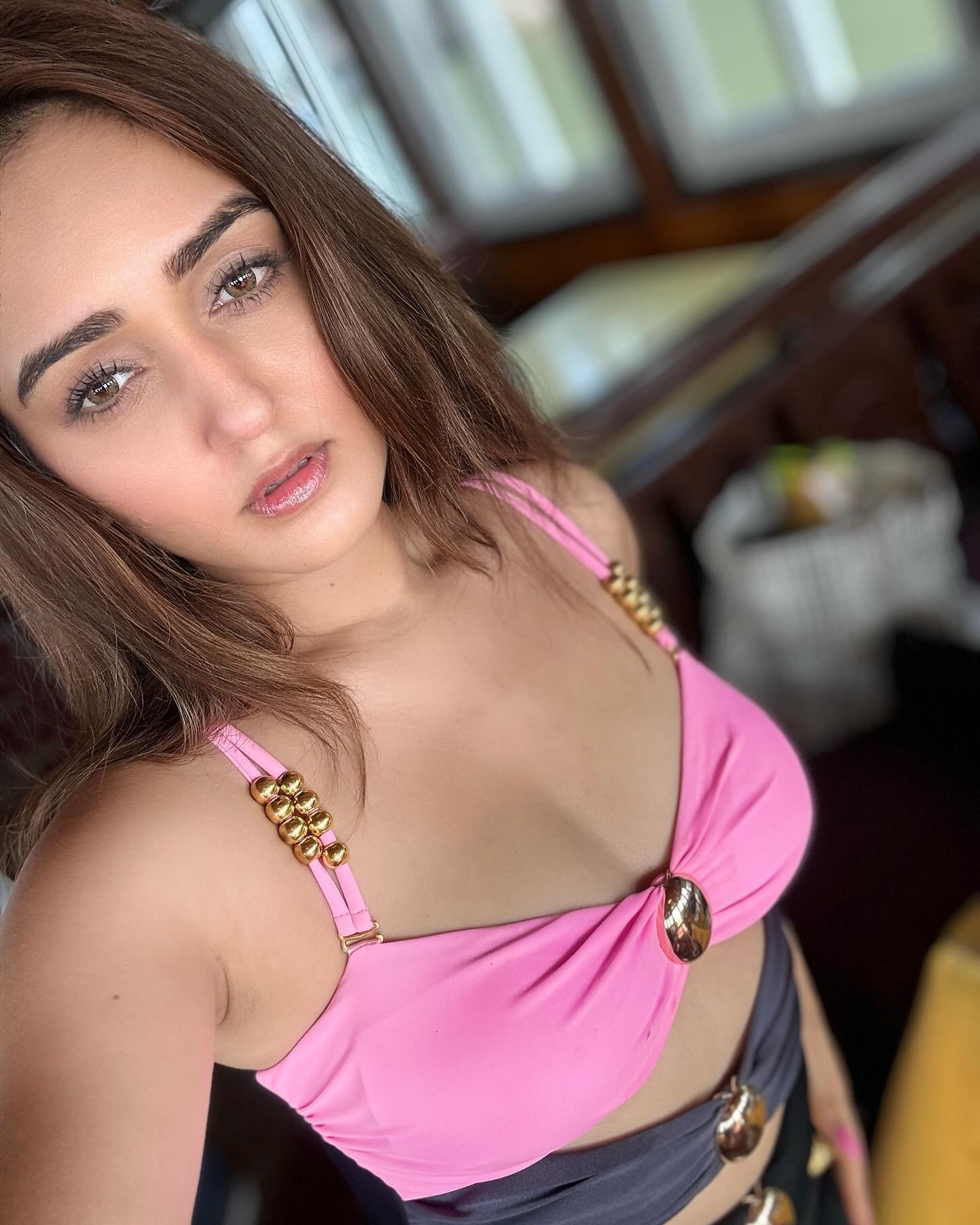 GNBNEB9aAAAVA7A?format=jpg&name=large