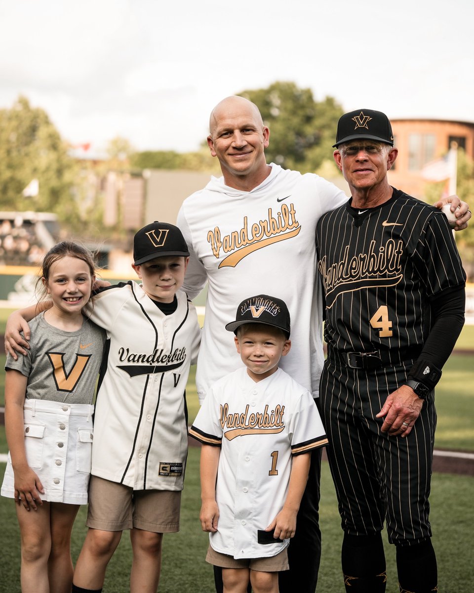 Always fun to cheer on Coach Corbin and the @VandyBoys at The Hawk!