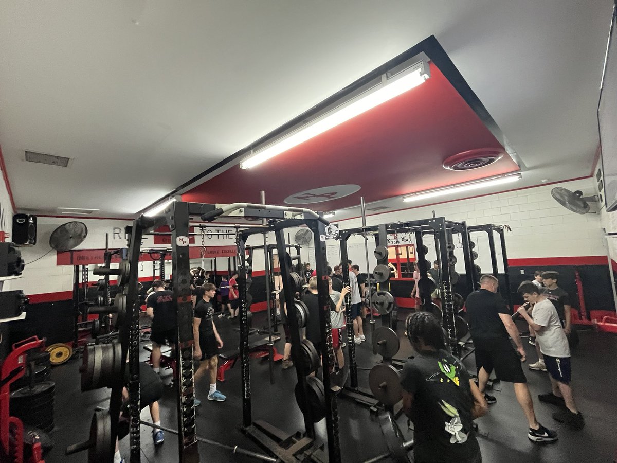 After school filled up the weight room today! Go Quakers!