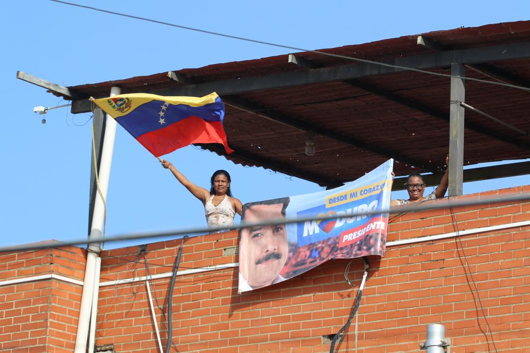 ¡Qué orgullo siento de ser barloventeño! 💛💙❤️ Mi gente salió a las calles de Higuerote para alzar su voz en contra del bloqueo y las sanciones. Estamos en rebelión cimarrona contra el imperialismo y luchando codo a codo con nuestro Presidente @NicolasMaduro.