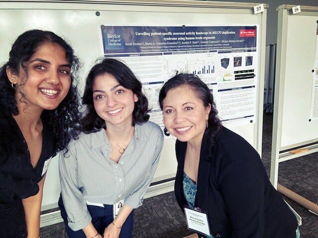 Proud of our students presenting poster at the @GCC_Research innovative drug discovery symposium @TMCInnovation @BCMFromtheLabs @bcmhouston @bcm_neurosci @TexasChildrens @ThINKSavatic