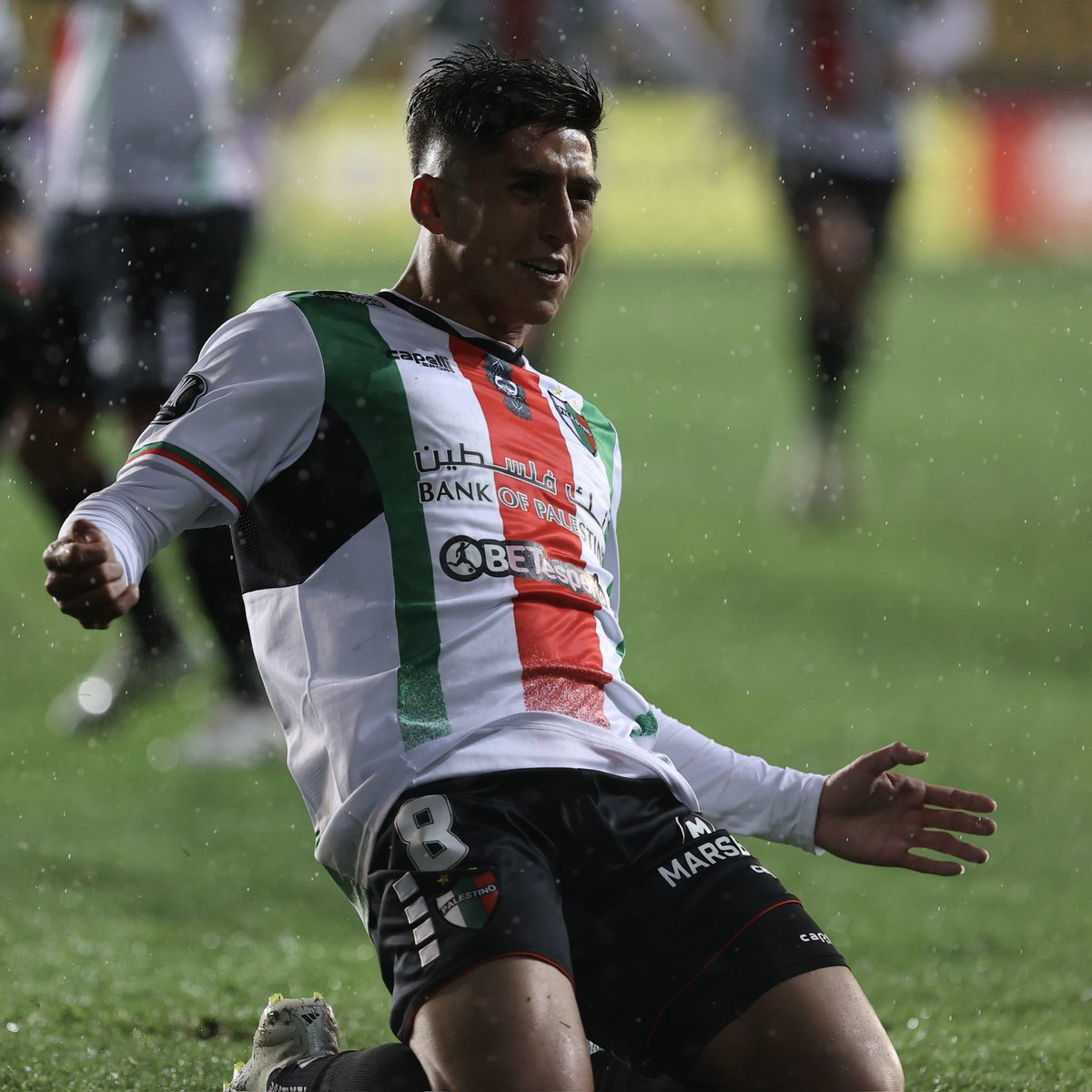 ¡Pégale como quieras, Feña! 🤯

#CONMEBOLLibertadores 🏆
#TodoUnPueblo 🇵🇸