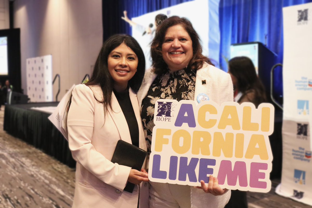 I had a fantastic time today at the @HOPELatinas #LatinaActionDay! It was great to speak with so many Latinas ready to close the wage gap, strengthen civic participation, and increase the number of women on our State Boards and Commissions!