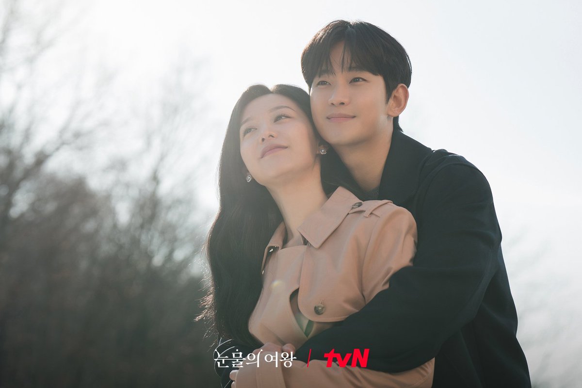 “The time I spent with you was the greatest miracle of my life.” #QueenOfTearsEp16 P.S. And Yes, I'm Still here...My Hearttttt #Kimjiwon #Kimsoohyun