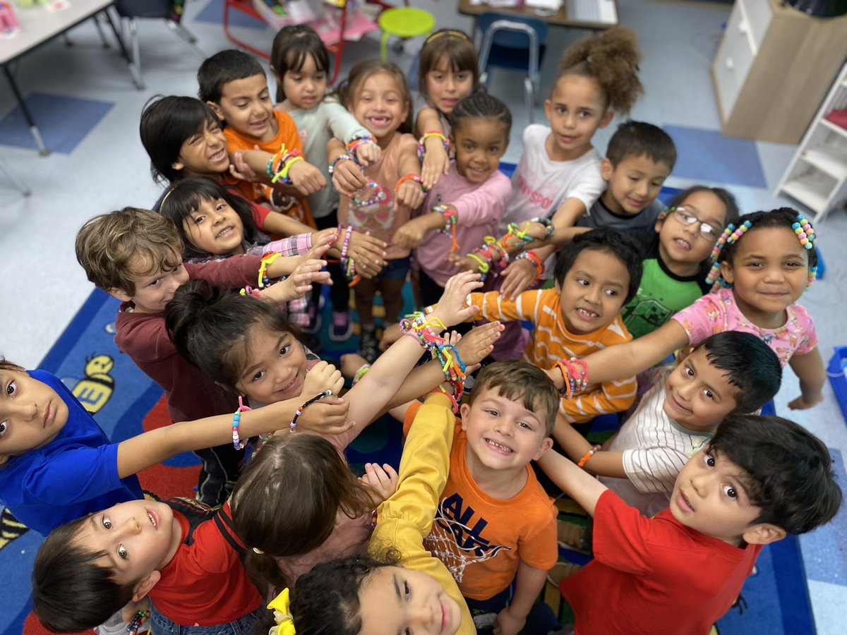 The Kindergarteners in Mrs. Wlodarski’s Class at Northeast are all about showing the friendships they’ve made through friendship bracelets on Friendship Day of our ABC Countdown. #BeEvergreen