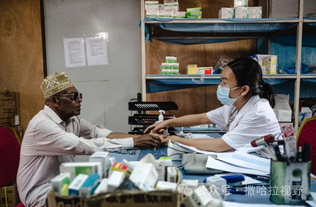 From January to November 2023, the 15th Chinese medical team to the #Comoros attended to a total of 13,747 outpatient and emergency cases, performed 634 surgeries, and conducted training sessions for 186 local medical professionals in the Comoros.