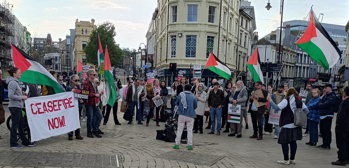 We came together in Hastings,UK as Israel launched it's deadly ground invasion of Rafah to demand #handsoffrafah #STOPtheGENOCIDE #PermanentCeasefireNow #freepalestine