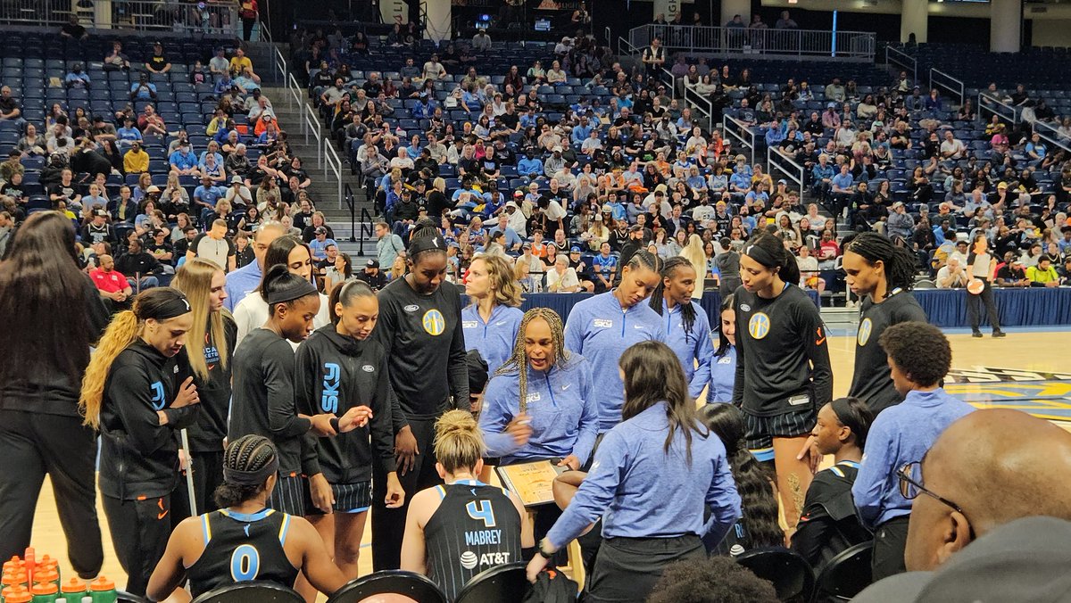 ohkaykaykayyyyy's tweet photo. Sky cooking NYC!!!! Got us ranked last. Stop playing with us! #skytown #WNBA #wnbatwitter https://t.co/lwwH1QVUd2