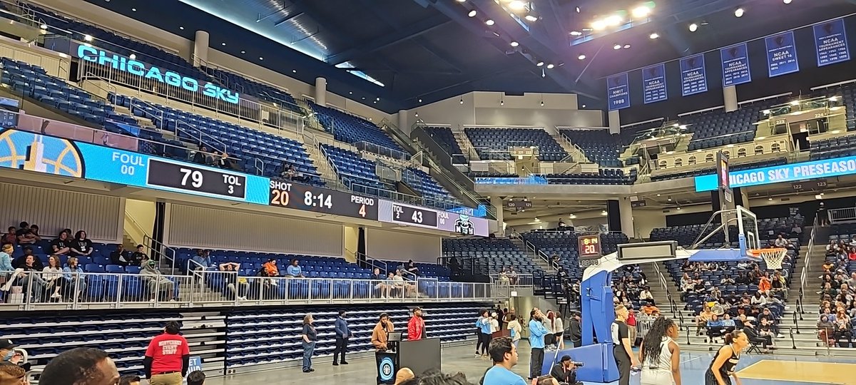 ohkaykaykayyyyy's tweet photo. Sky cooking NYC!!!! Got us ranked last. Stop playing with us! #skytown #WNBA #wnbatwitter https://t.co/lwwH1QVUd2