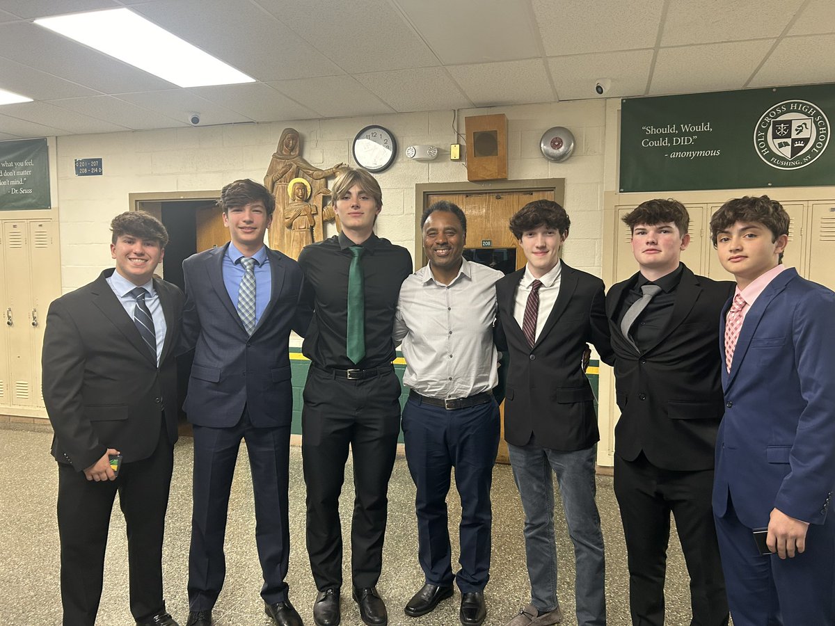 Congratulations to our Holy Cross Football team academic award winners. Special congrats to 2023 team captain Nick Servidio on winning The Holy Cross scholar athlete of the year award.
<a href="/nickservidio72/">Nicholas Servidio</a> 
<a href="/HCKnightsNY/">Holy Cross Athletics</a> 
<a href="/Muhl_Sports/">Muhlenberg Athletics</a> 
<a href="/NYCHSFL/">NYCHSFL</a>