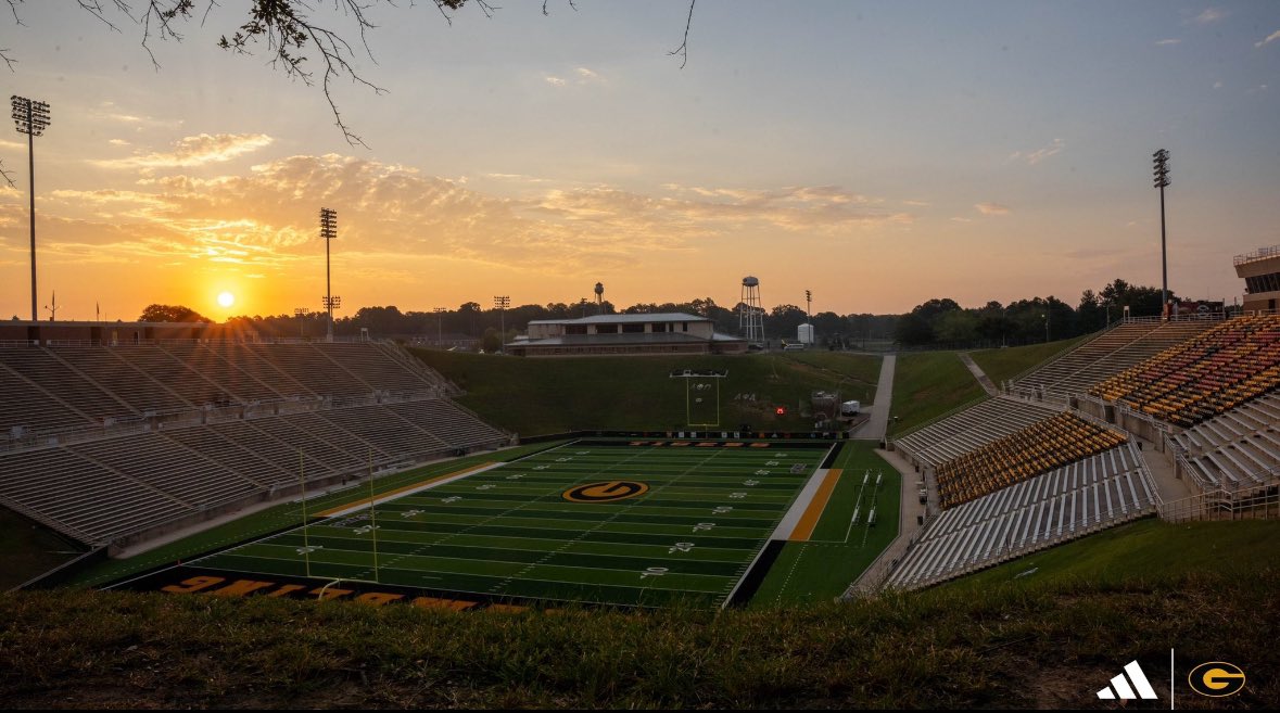After a great kicking session with <a href="/Coach_AAnand/">Aman Anand</a>, I’m excited to announce my first D1 offer from Grambling state ! 🐯 (PWO) <a href="/CoachPinasco/">Coach Pinasco</a> <a href="/kickdoctor/">Paul Assad</a>