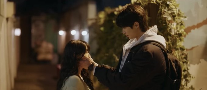 nothingnating's tweet photo. Pls aku naksir bgt sama sunjae. Naksir beneran ini. Tiap eps sunjae makin ijo neoooon #LovelyRunner #LovelyRunnerEp10 #ByeonWooSeok #LovelyRunnerEp11 https://t.co/ajH8jikuPo