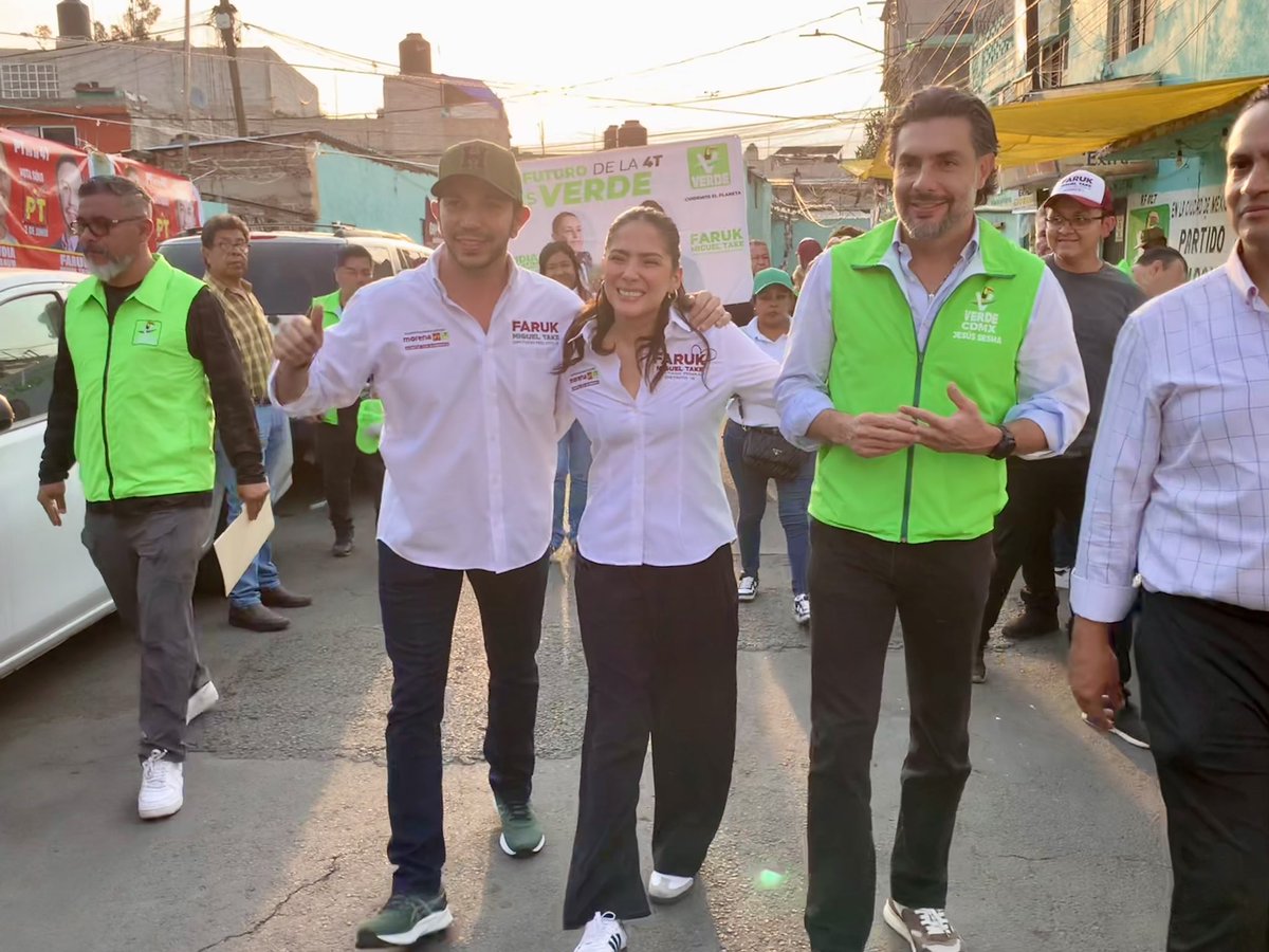 FarukMTake's tweet photo. Terminamos este #Martes con una Asamblea Vecinal en el barrio de San Francisco Culhuacán en #Coyoacán con un gran recibimiento por parte de los vecinos y vecinas y de mí amiga @Guadalu06898788

Agradecemos a nuestro querido amigo, el presidente del @partidoverdemex y Diputado @ChuchoSesmaPVEM por acompañarnos el día de hoy.

¡Cada vez somos más los que quieren que #SigamosmosHaciendoHistoria !
#La4tTambienEsVerde