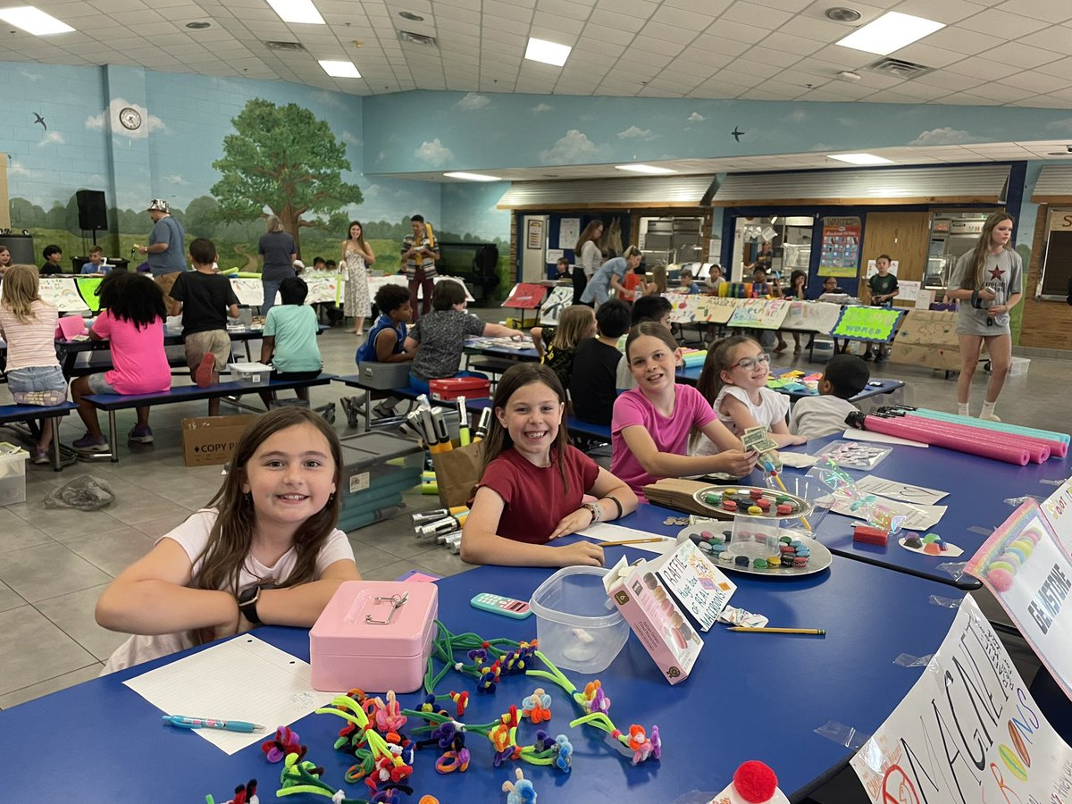 Day 1 of our 3rd grade Economics Fair <a href="/gowilsonrangers/">Wilson Elementary</a> #wilsonway