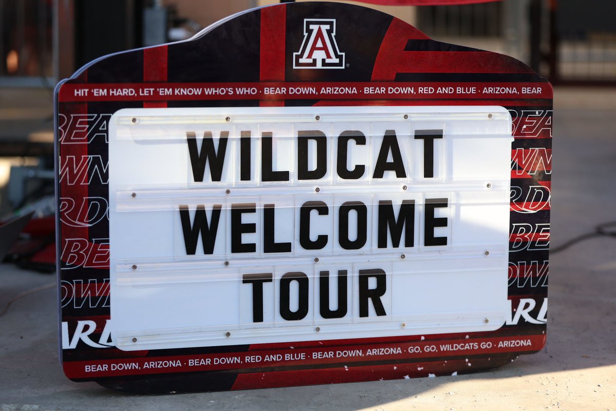 Repping 🌵⛳️ at the @azathletics Wildcat Welcome Tour stop in Tucson! Nothing but ❤️💙 for the Wildcat Family! #BearDown