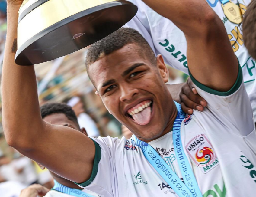 CentralUSJ's tweet photo. TIME PROFISSIONAL SE APRESENTA NESTA QUARTA-FEIRA (08) PARA A COPA PAULISTA 2024! 🟢⚪

Parte do elenco que disputará a Copa Paulista se apresenta amanhã (08), às 09h, no estádio Dr. Hermínio Ometto. 

Segue o FIO! 🧶 https://t.co/f5Lf4NwJuK