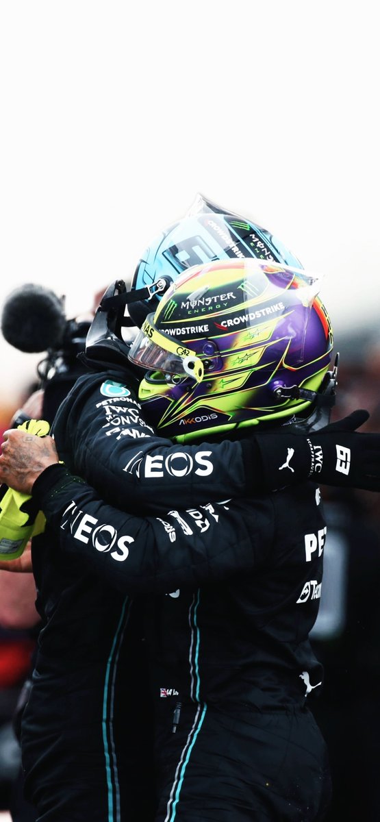 AMUS- 'The Mercedes pairing for 2025 could change again as George Russell, like Hamilton, has been given a 1+1 contract'

Russell has the chance to do the funniest thing ever and leave Mercedes without their two elite drivers which have made them competitive these last 3 seasons.