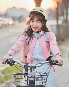 📸 Eunji as Lee Mijin in her new drama “She's Different Day And Night”, airing on JTBC, June 15 (Sat)! Are y'all excited to see actress Eunji again? 🩷 #정은지 #JeongEunji #Eunji @JeongEunJi_X