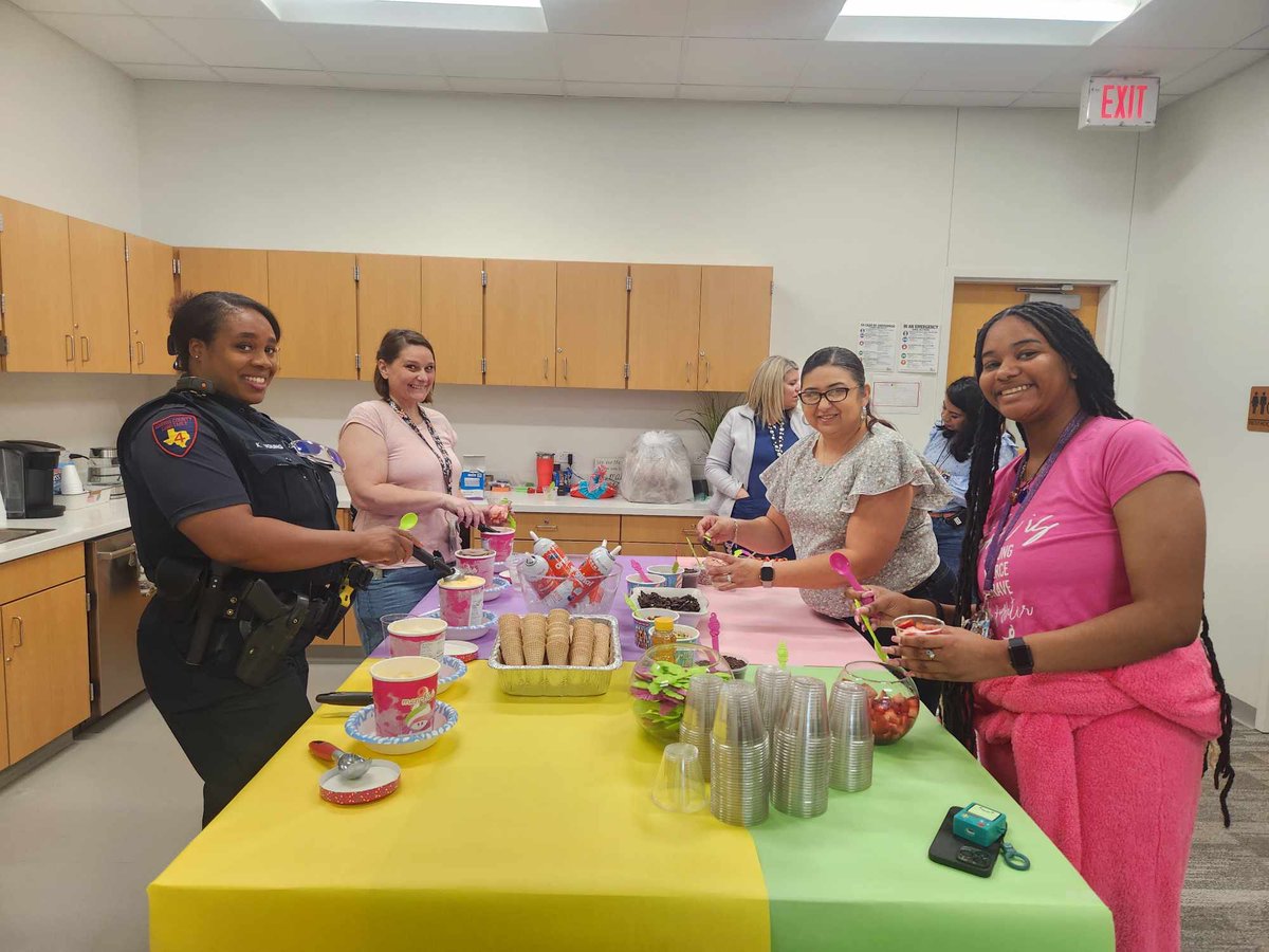 Early Excellence Academy tweet media