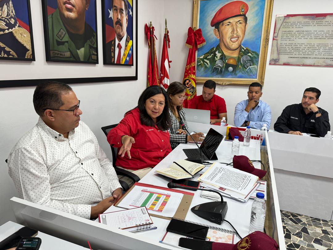 #MovilizadosPorVenezuela #7May. Todos los martes se realiza reunión del @PartidoPSUV, en la Dirección Regional del PSUV-Caracas, dirigida por nuestra A/J Carmen Meléndez, con @NicolasMaduro garantizamos la @gestionperfecta. Este #28Jul con el Legado de Chávez, venceremos