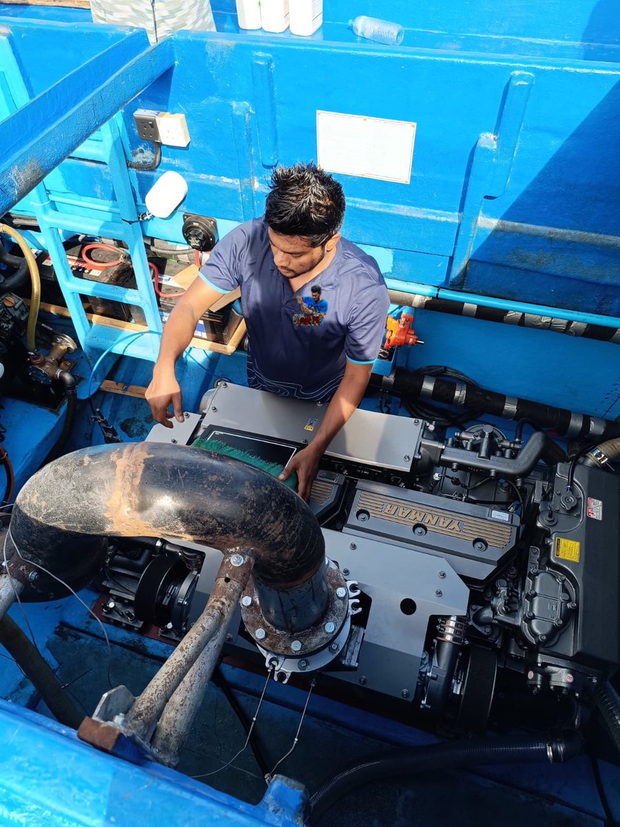 ZuvaanE's tweet image. Main bafain ge lolun ohorun karuna akee, alhugandu ge minnaiy masahkathuge hiyvaraai azum.♥️⚙️🫀

Thank you Hussain Adam📸

YANMAR / ヤンマーYanmar Marine International Asia GlobalEngineering Life