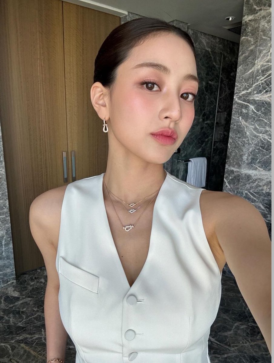 Koreaboo's tweet photo. everyday i fall more in love with jihyo 🤍 https://t.co/pwq9GlcBMm