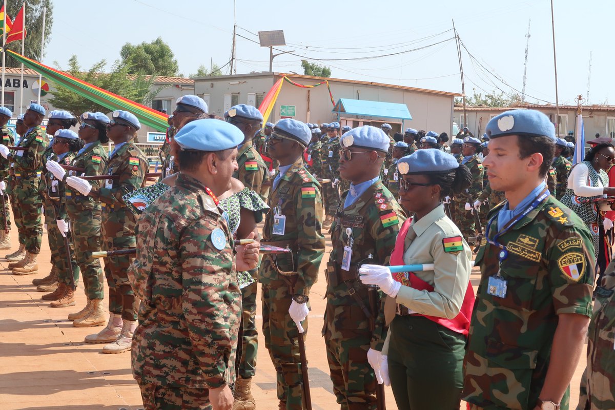 It was a proud day when 700 Blue Helmets - including 73 women - from #Ghana 🇬🇭 #ServingForPeace with #UNMISS in Bentiu, #SouthSudan 🇸🇸, received the prestigious @UN medal for their commitment to protecting civilians & helping build a more peaceful future. Thank you Ghana! #A4P