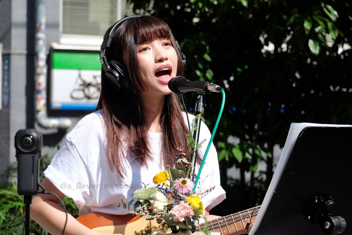 a_Bever_nonnon's tweet photo. 4月28日(日)のSHIBUYA PARK MUSIC Silent LiveでBeverlyの前にライブパフォーマンスをしていた台湾出身のyabe (やびー)さんを撮影。俺は勝手に“やべちゃん”と呼んでました。てか“yabe”名義の個人アカウント無いのかね？名前検索ではヒットしないアカウント名だった。勿体無い。本人に届くかな？ https://t.co/6M12xVuCpQ