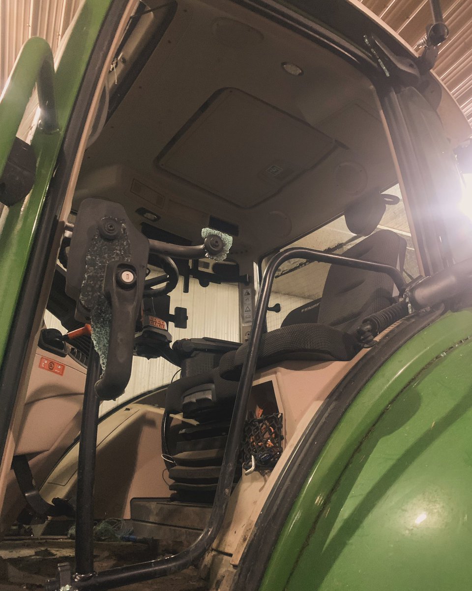 It was a bit gusty today!
#rainmakesitworthit #Fendt_NA #enoughalready