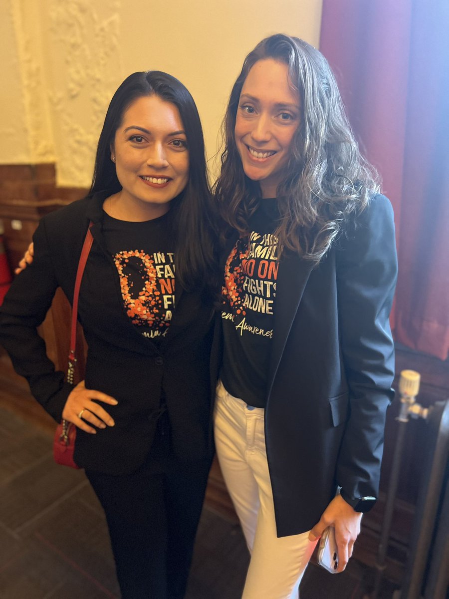 MsHernandezPCSD's tweet photo. 🧡In this family, NO ONE fights alone! A dear friend and colleague of hours is fighting leukemia and we are fighting right along with her! 🧡 #HillcrestHawks #ThisIsWhatFamilyLooksLike #NotJustAJob @RebeccaAvilesR1 @DrMauricio https://t.co/KysQnJNAAl