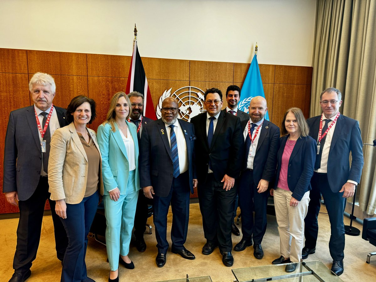 Delighted and honored to welcome a delegation of the Foreign Affairs Committee of the National Council @UN in New York, led by @laurentwehrli. Day1️⃣ involved meeting with the #UNGA President @UN_PGA and a briefing on🇨🇭as an elected member of the #UNSC. 🇨🇭🤝🇺🇳 #APlusForPeace
