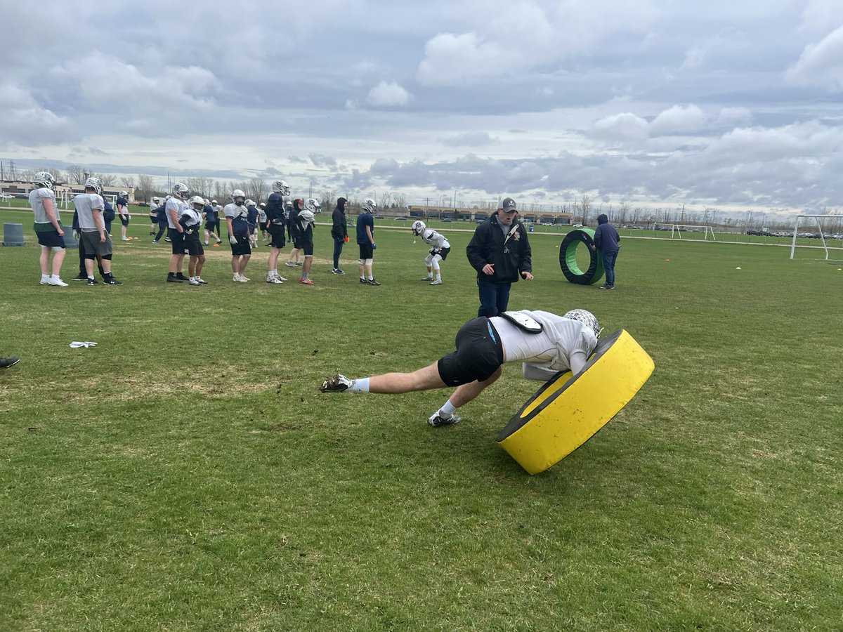 Varsity Spring ball continues on a windy day.  Players working on safe tackling and fundamentals.  Alex Balasko continued where he left off Sunday, throwing a TD to Ben Larose-Short and newcomer TJ Franzman continues to impress at LB. Raise the 🏴‍☠️