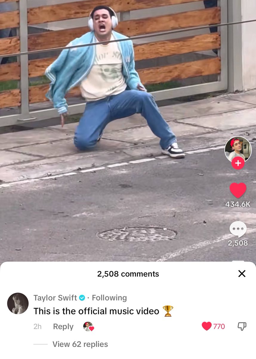 📲| Taylor commented on this TikTok!

'This is the official music video🏆'