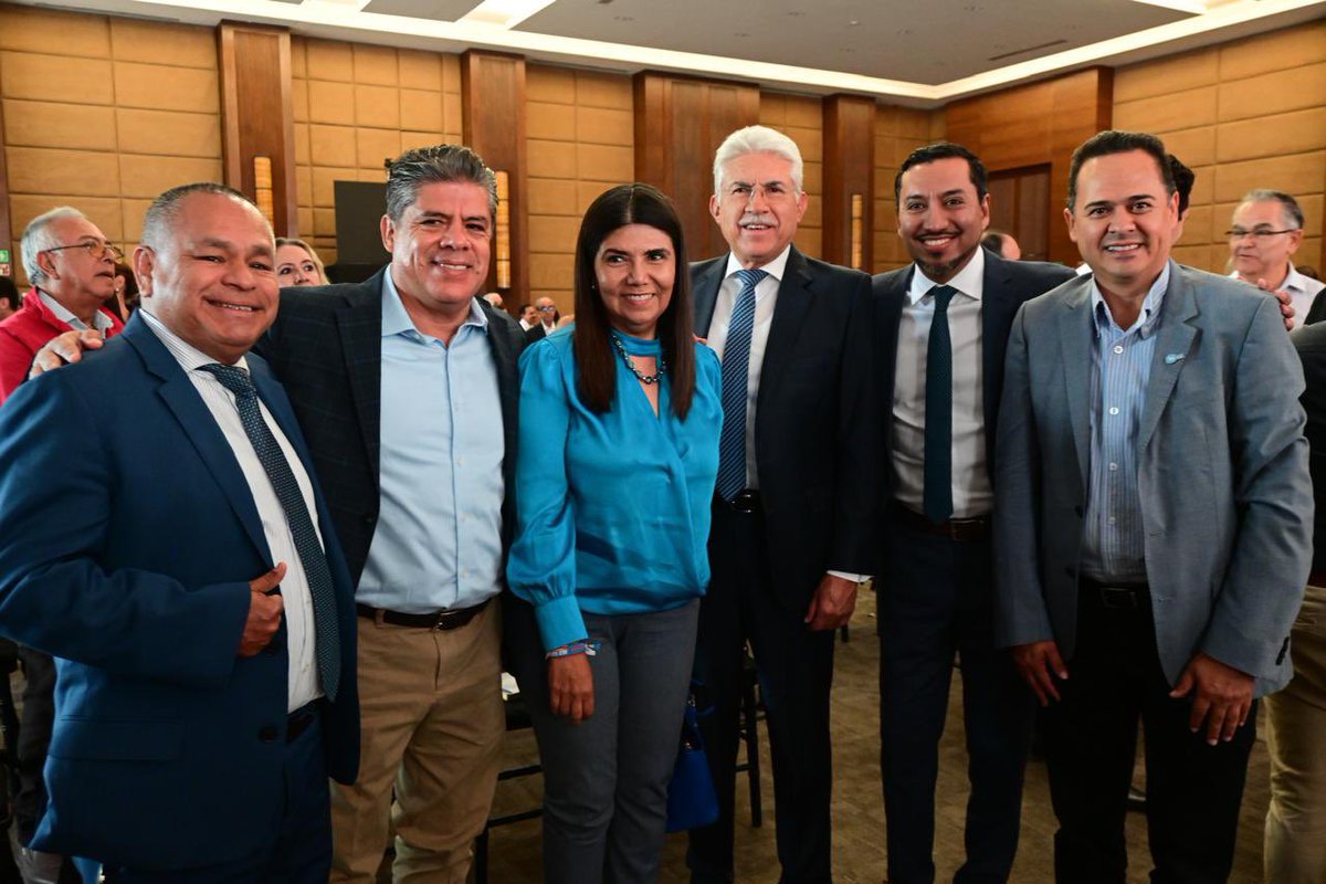 Pilarortega's tweet photo. Una vez más @AleGutierrez_mx ganó el Debate.
@AccionNacional demuestra que tiene a la mejor candidata para encabezar la Alcaldía de #León 🦁
Las mejores propuestas con sustento y viabilidad.
#VamosConTodoXLeón
#votaALE
#votaPAN
#debateleon https://t.co/aKpbffpfpe