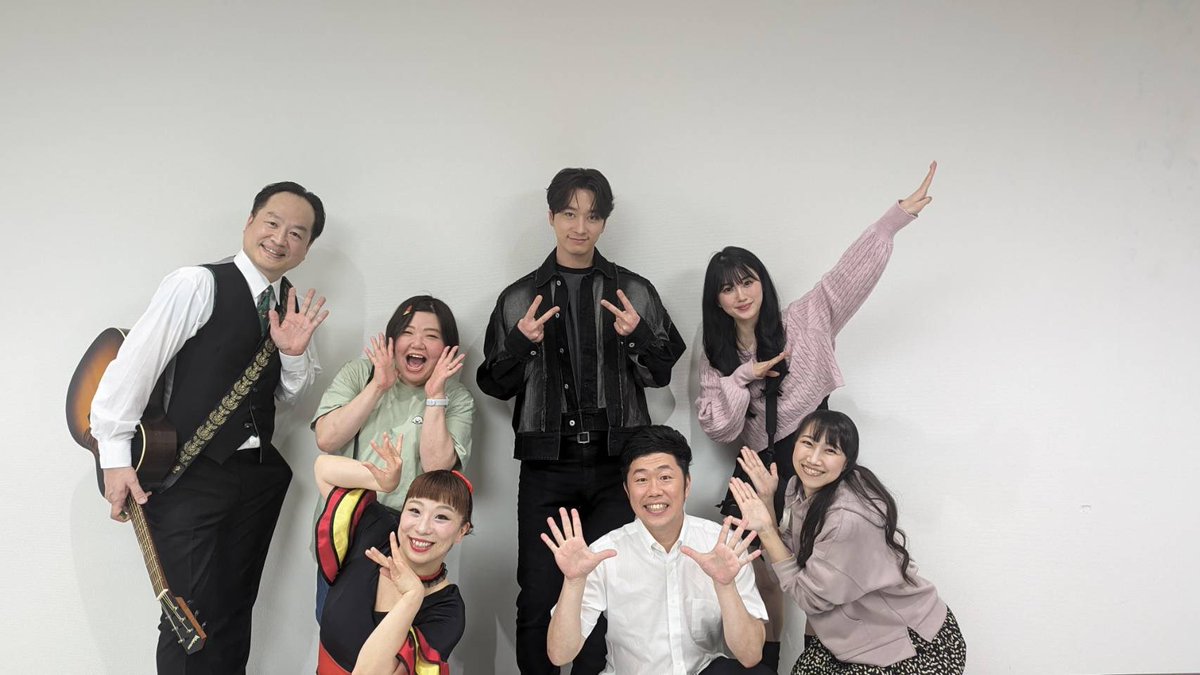 吉本新喜劇の公式YouTubeに、
まさかまさか！！
2PMのチャンソンさんが来てくれました！！！
新喜劇座員のギャグとコラボして頂きました！
これは怒られるレベルです！
チャンソンさん快く引き受けてくださり、本当にありがとうございました！
youtu.be/Y5GS75Kw1QY?si… <a href="/YouTube/">YouTube</a>より