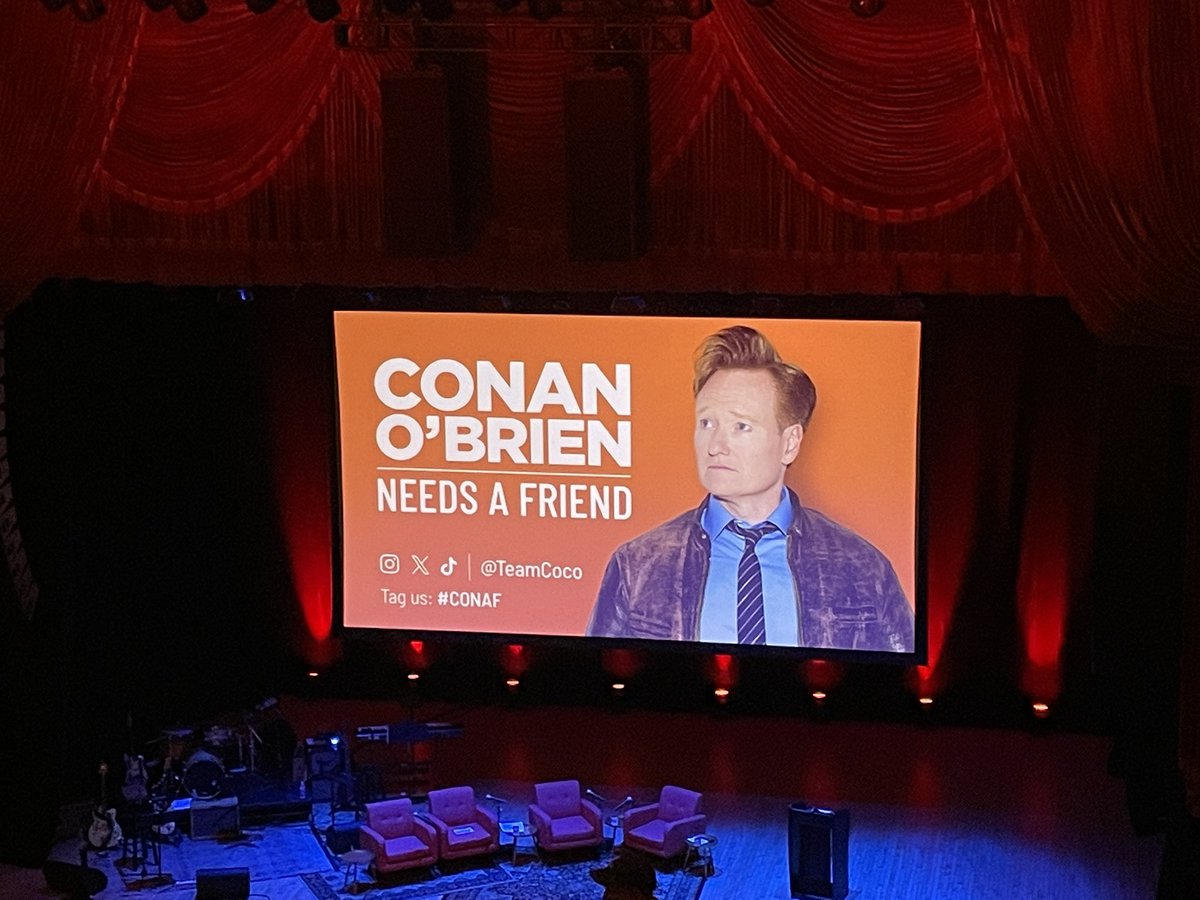 Finally get to see Conan O’Brien!!! 🙌✨ #conaf #teamcoco