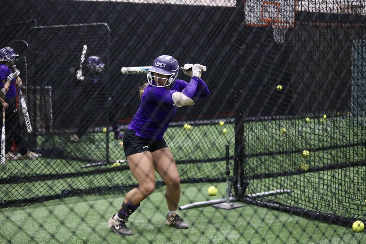 Travel day practice just hits different. 🥎 #LopesUp